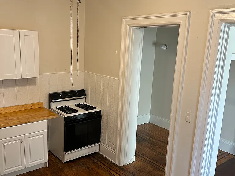 1236 E Broadway #5 — Photo 1