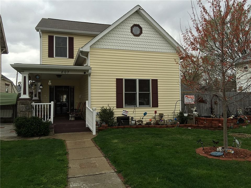 1st image of 807 Dawson St