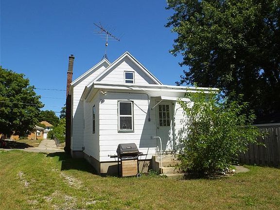 3rd image of 1110 Arianna St NW