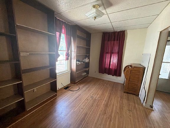4th image of 721 S Matthew St