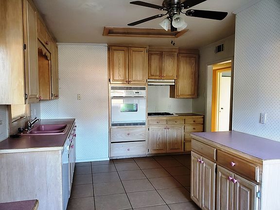 5th image of 24 Clare Dr