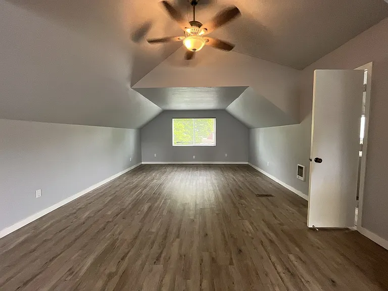 13208 NE Glisan St — Photo 30
