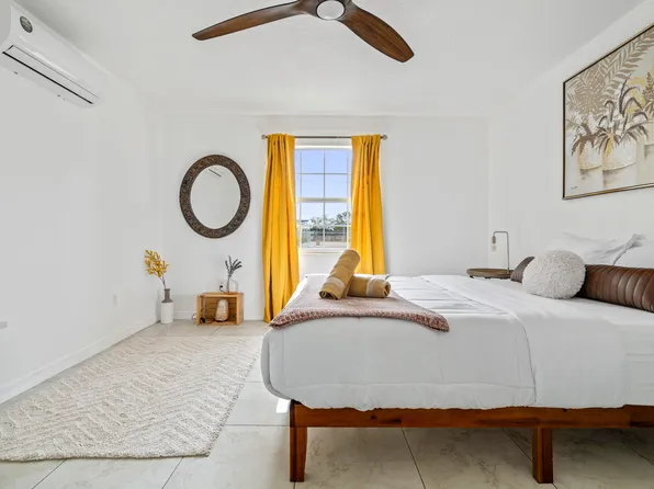(undisclosed Address), Saint Petersburg, FL 33713
