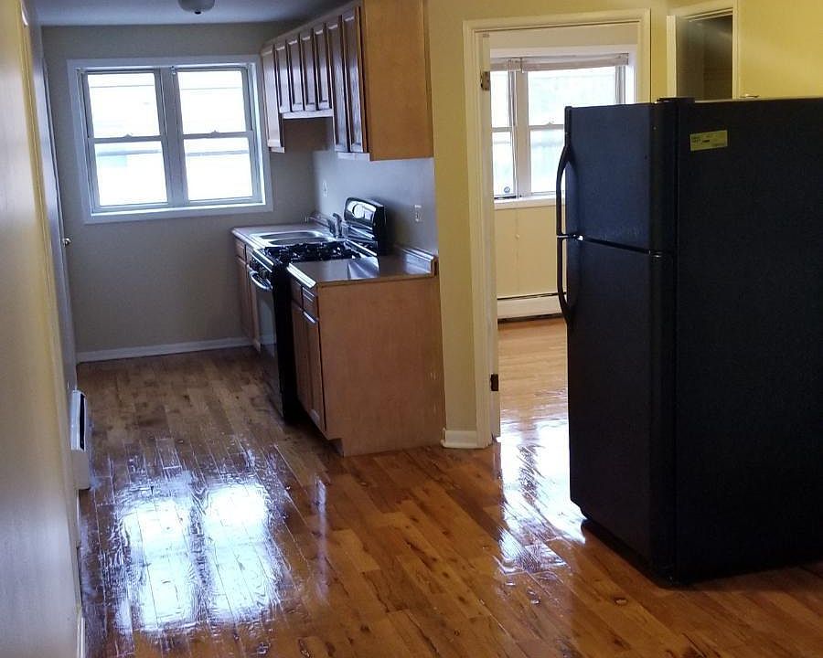 1st image of 2749 W 59th St #1N