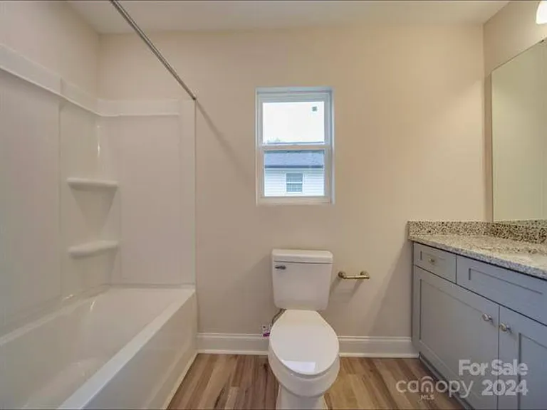 409 Grace Ave NW — Photo 6