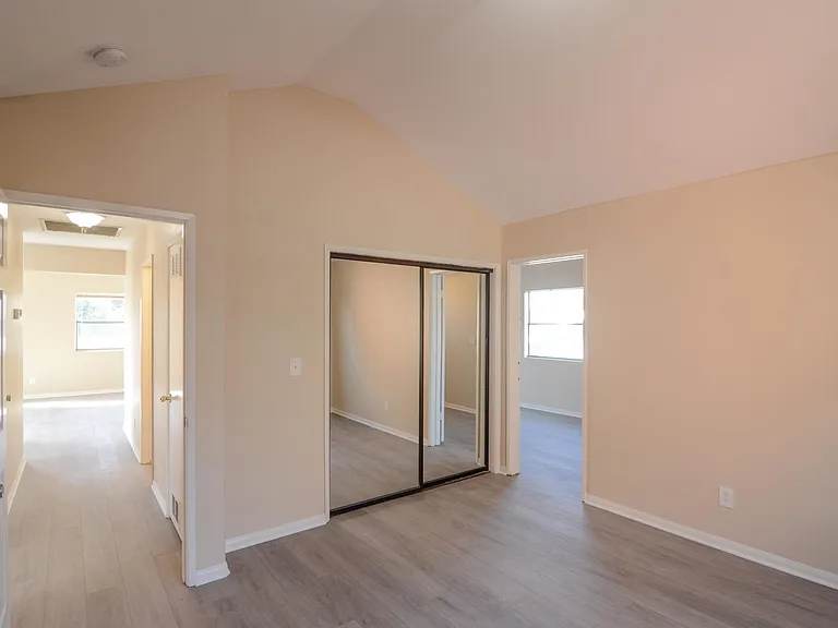 3118 Theresa St — Photo 11