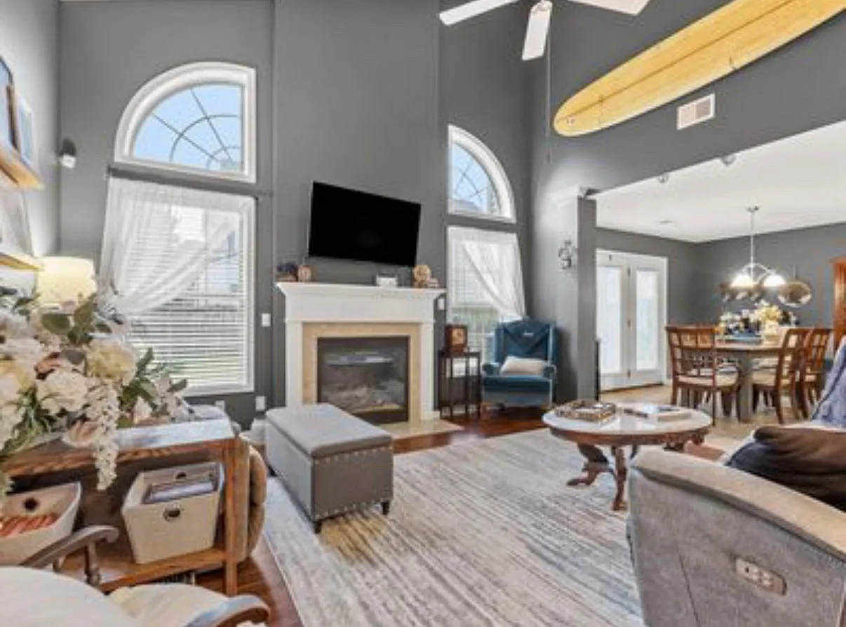 3 bed, 2.5 bath, 1529 sqft, $2,200 — Photo 3