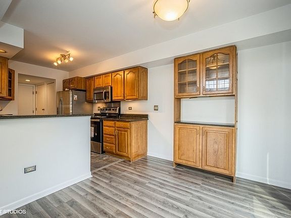 5th image of 1348 N Knollwood Dr