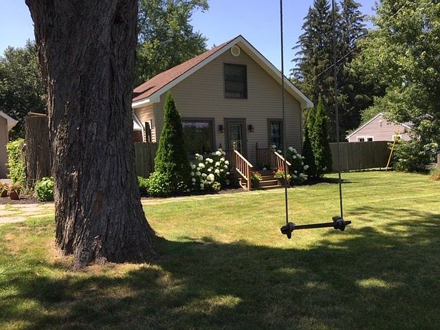 1st image of 19 Mourningkill Dr