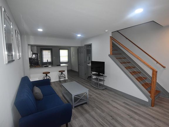 4th image of 1709 Colorado Ave APT D