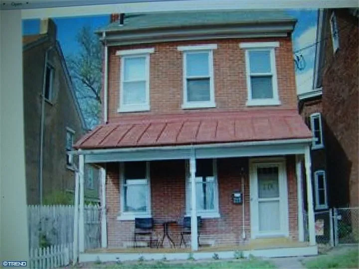 215 Jefferson Ave photo 1