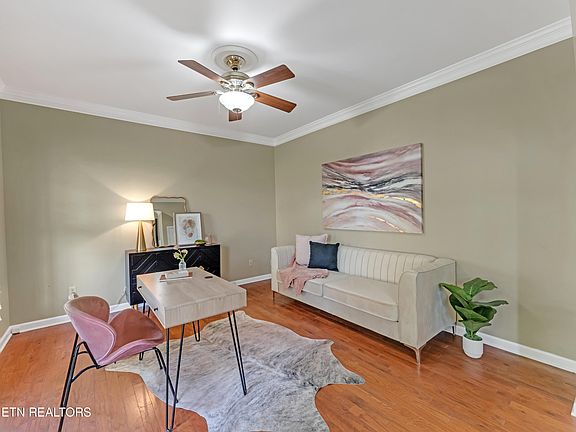 5th image of 635 Hirst Cir
