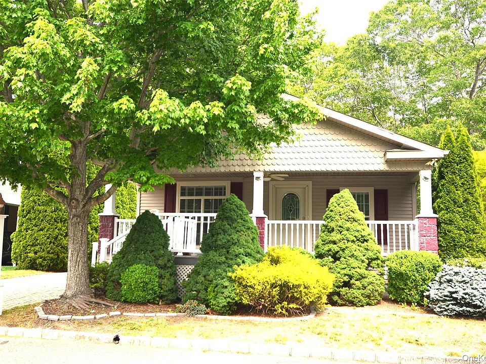1st image of 1661 Old Country Road #516