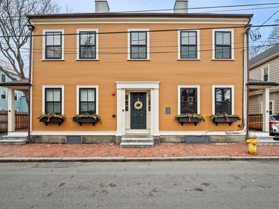 12 Mall St #B, Salem, MA, 01970