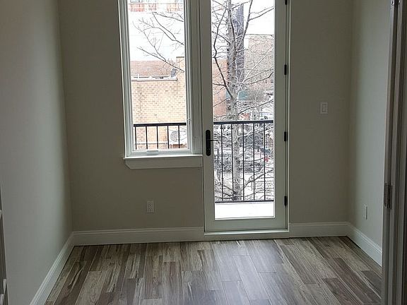 5th image of 46 Tompkins Ave #2B