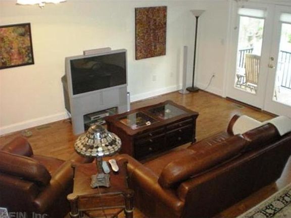 3rd image of 931 Bolling Ave
