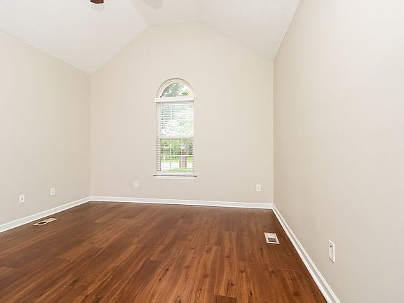 5th image of 1754 Lucille Ln