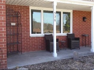 536 Oakview Dr, Slinger, WI 53086