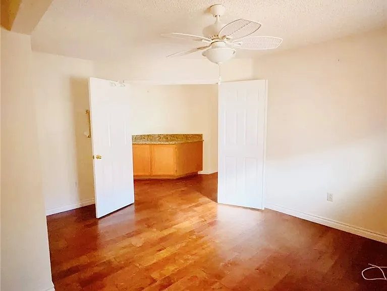 8405 Justine Ct — Photo 21
