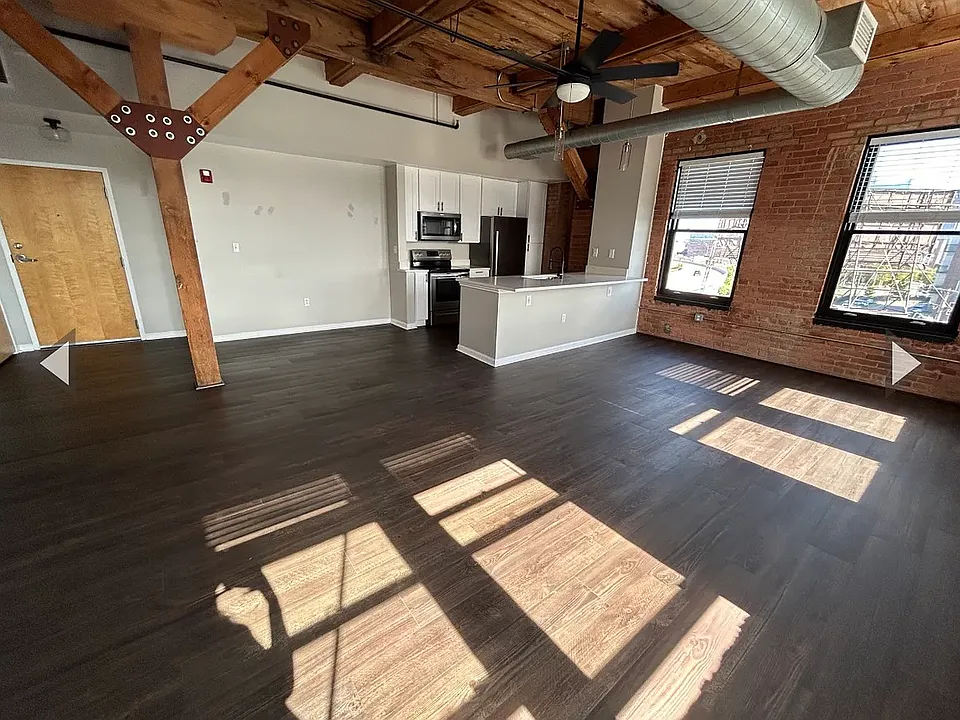 2820 Detroit Ave #403