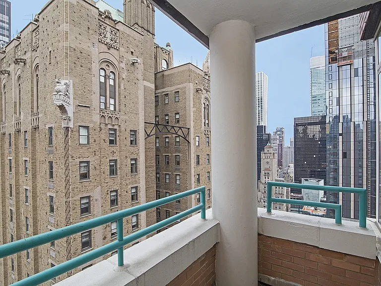 145 E 48th St #35A — Photo 5