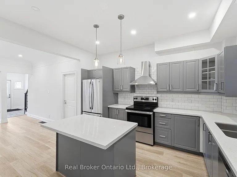 167 Rosslyn Ave N #UPPER — Photo 11