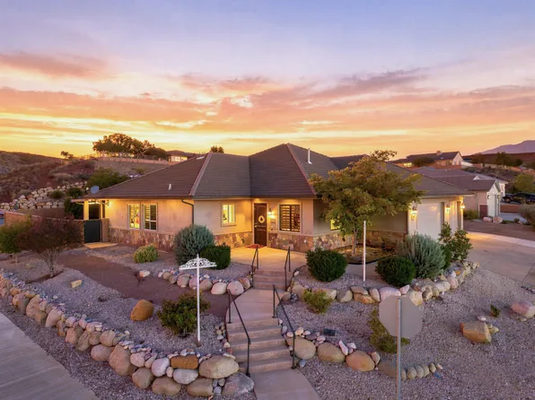 1907 N Creek Side Ct, Washington, UT 84780