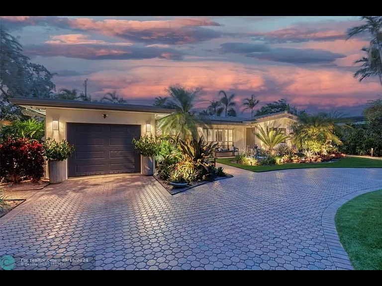 257 Allenwood Dr — Photo 2