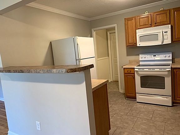 2nd image of 1008 Seymour Dr