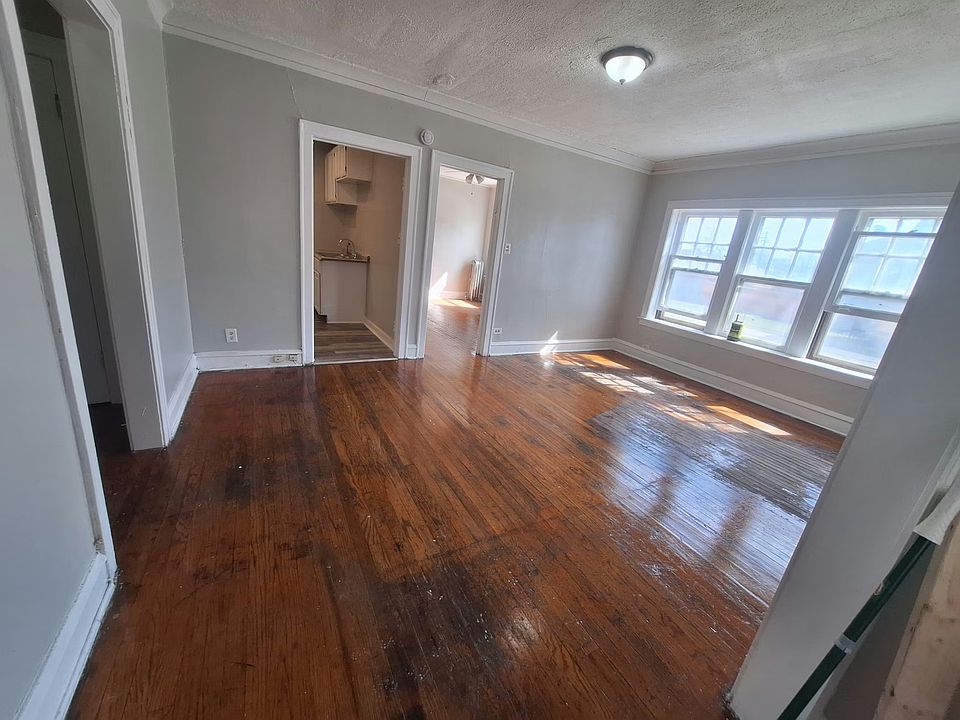 2nd image of 6057-59 W Sacramento Ave #2948-52