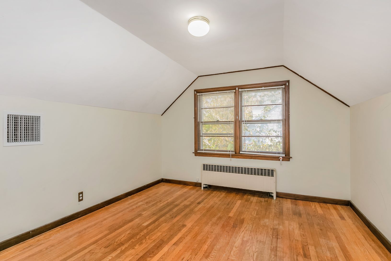  Bedroom 4 - Upper Level
