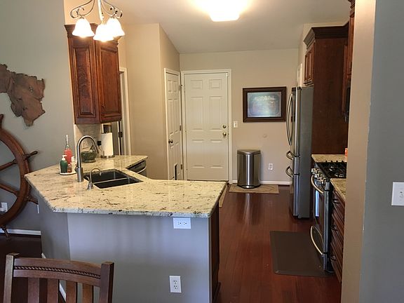 5th image of 47290 Bayview Ct