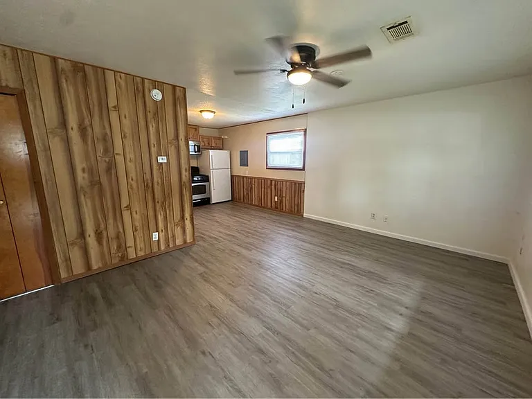 3321 Buckner St — Photo 3