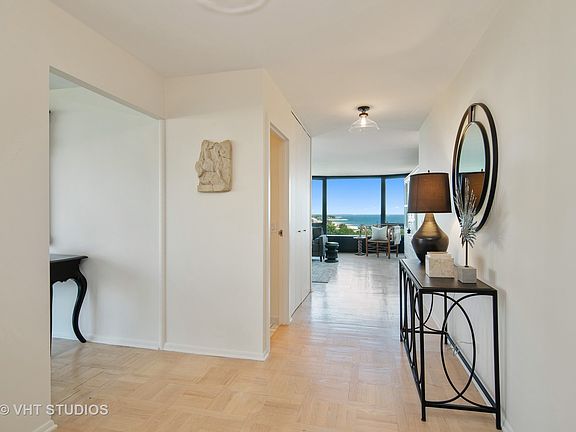 2nd image of 1555 N Astor St APT 12W