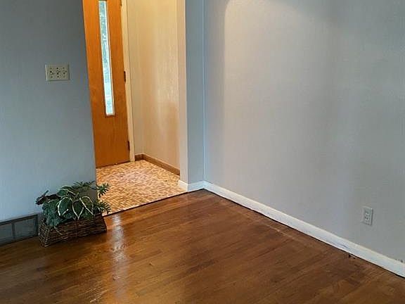 3rd image of 3003 Summerdale Ave