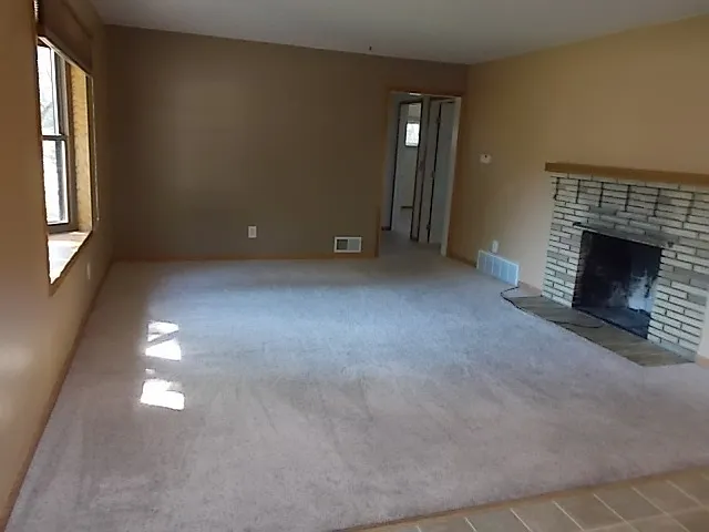 4 Bedroom House on West End — Photo 4