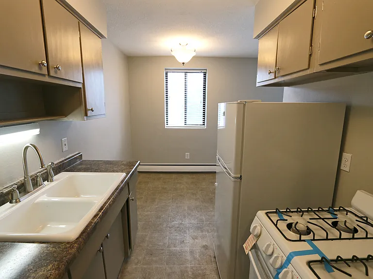 214 Place Apartments — Photo 30