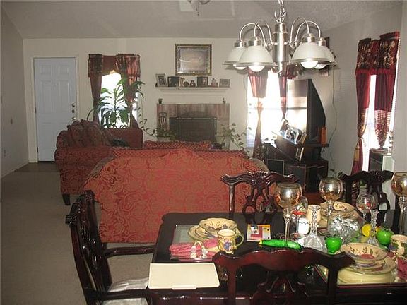 5th image of 2121 Emerald Oaks Dr