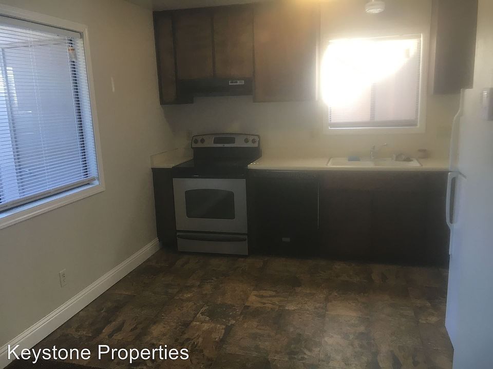 2nd image of 2905 Niagra St APT 169