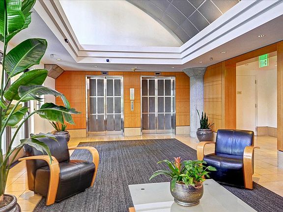 5th image of 300 Beale St APT 608