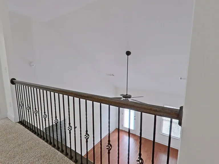 528 Scenic Dr — Photo 12