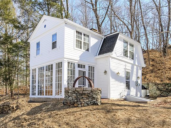 Front View Cottage