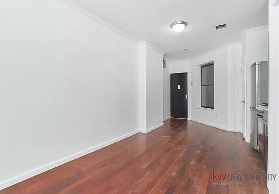 4th image of 504 E 12th St APT 9