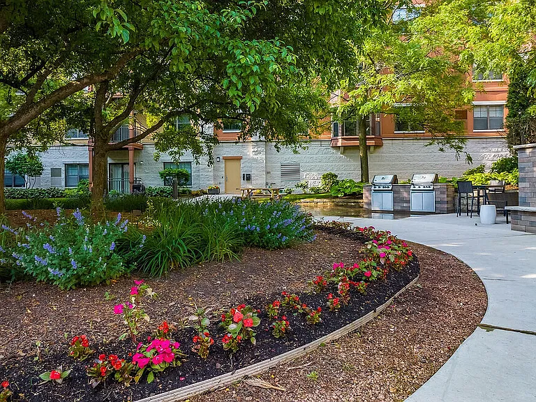 Library Hill Apartments — Photo 34