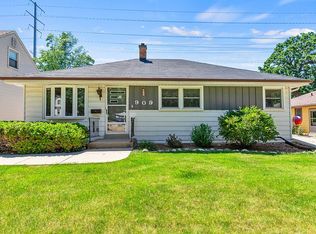 909 S 98th St, West Allis, WI 53214