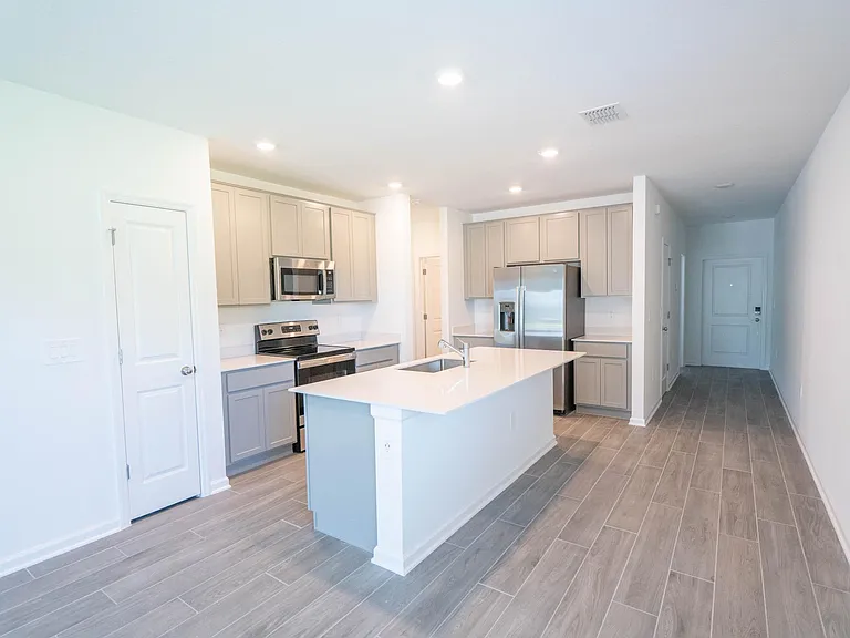 720 Trotters Dr — Photo 7