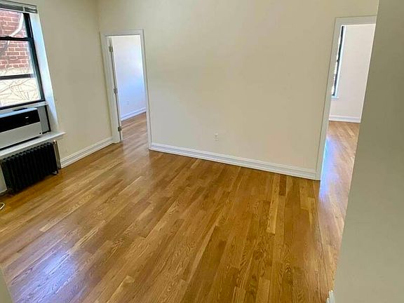 2nd image of 310 E 19th St APT 19
