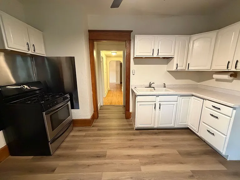 525 S Quincy St — Photo 2
