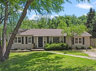 215 E 96th St, Kansas City, MO 64114