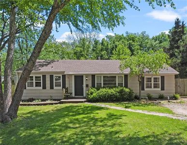 215 E 96th St, Kansas City, MO, 64114